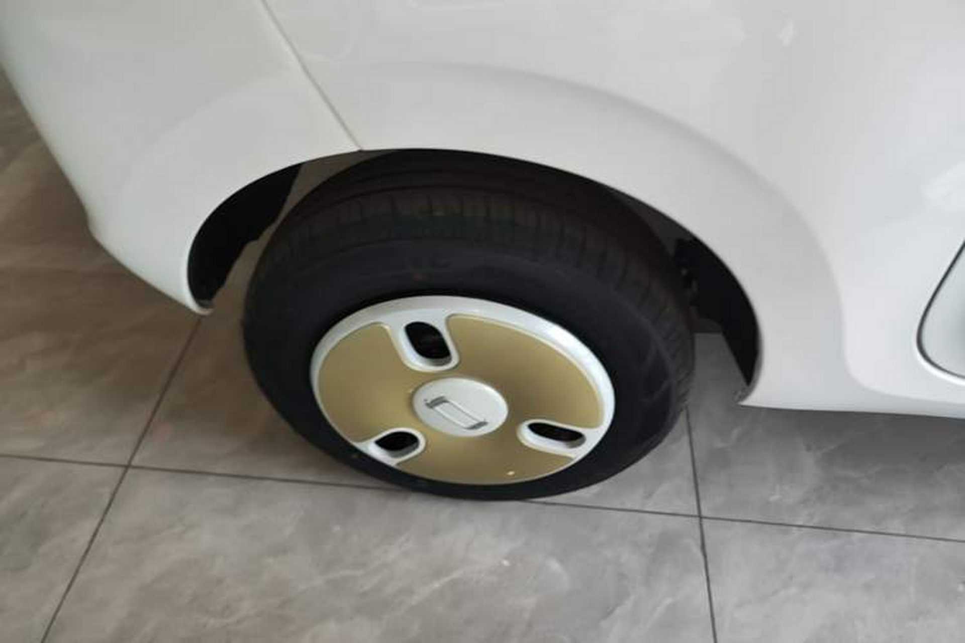 Used Bestune Pony 2026 222km Colorful Horse Right Rear Wheel Hub