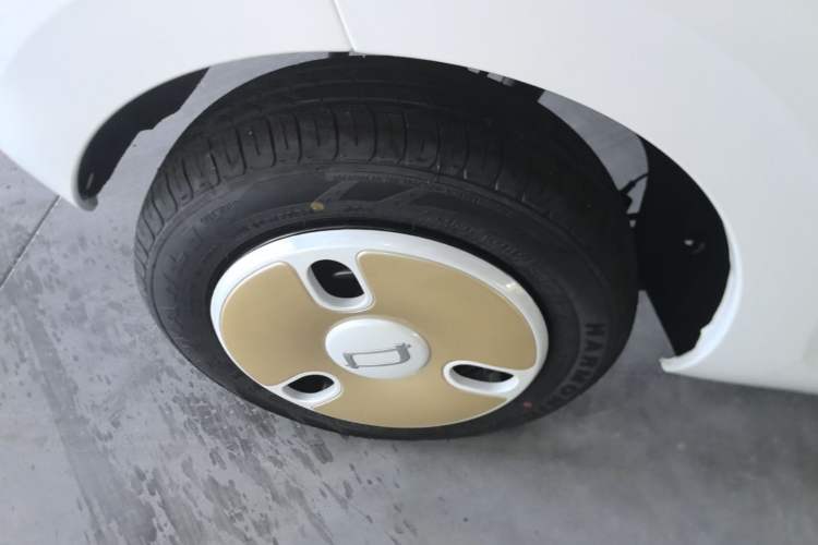 Used Bestune Pony 2026 222km Colorful Horse Right Rear Wheel Hub