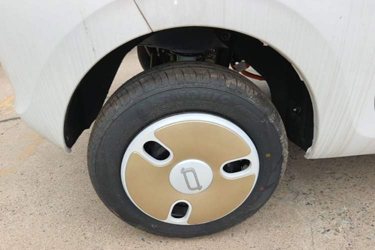 Used Bestune Pony 2026 222km Colorful Horse Right Rear Wheel Hub