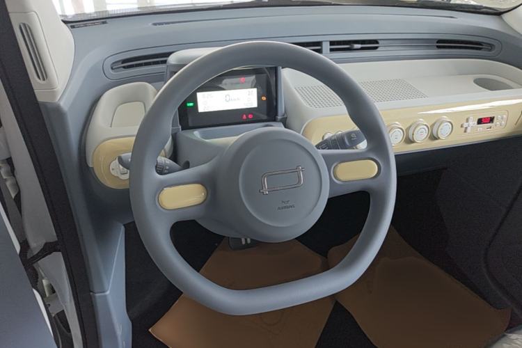 Used Bestune Pony 2026 Model 222km Cute Horse Steering Wheel