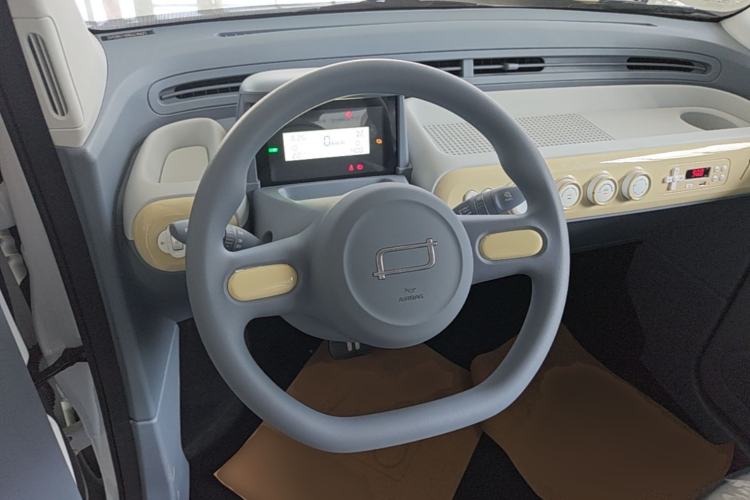 Used Bestune Pony 2026 Model 222km Cute Horse Steering Wheel