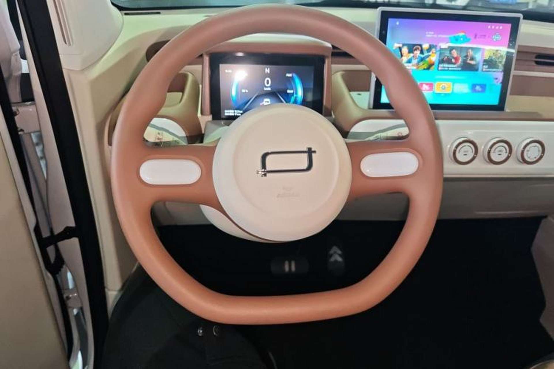 Used Bestune Pony 2026 Model 222km Elegant Horse Steering Wheel