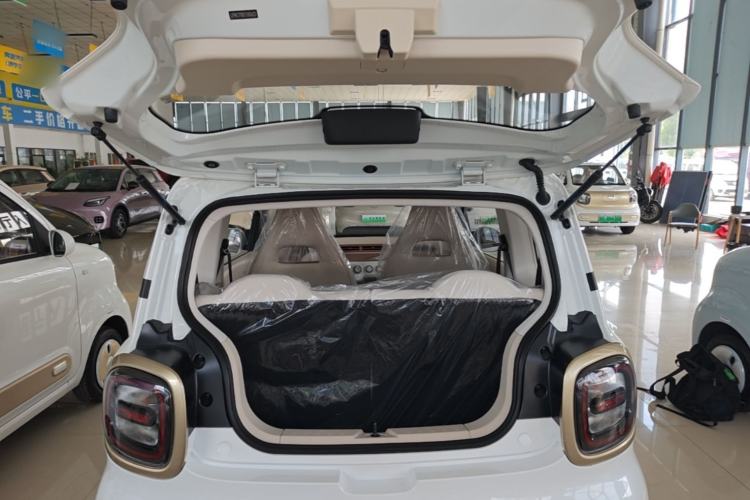 Used Bestune Pony 2026 222km Colorful Horse Trunk