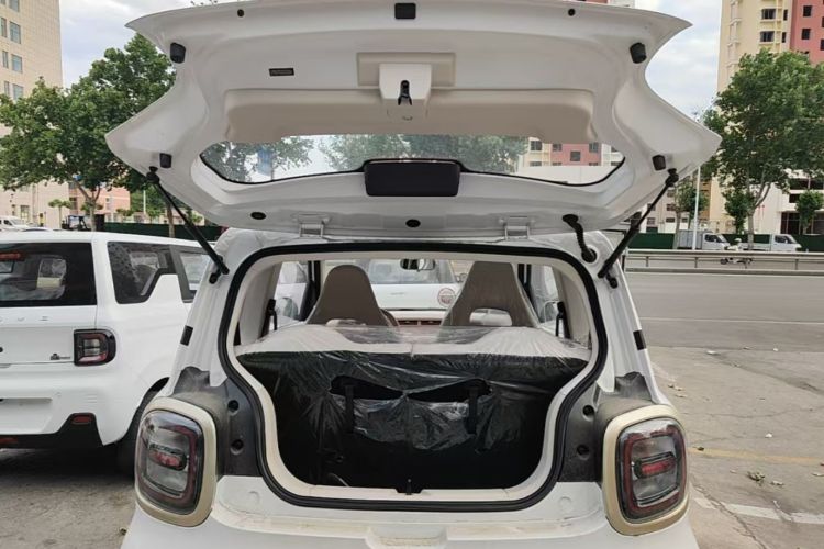 Used Bestune Pony 2026 222km Colorful Horse Trunk