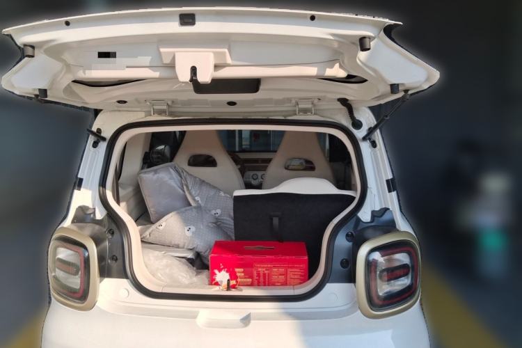Used Bestune Pony 2026 222km Colorful Horse Trunk