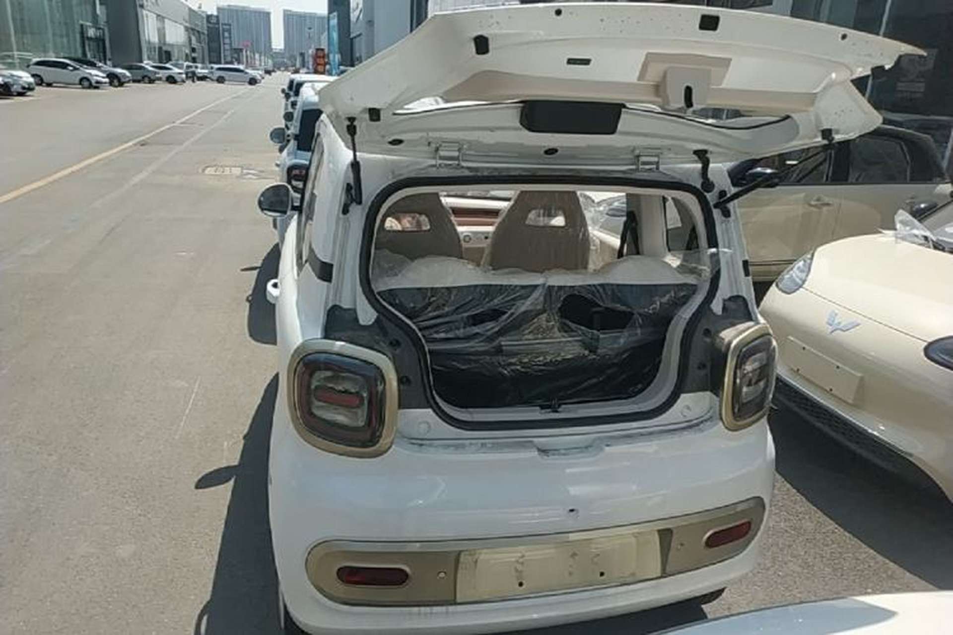 Used Bestune Pony 2026 222km Colorful Horse Trunk