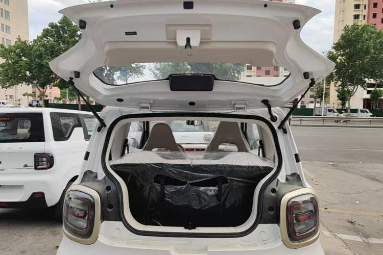 Used Bestune Pony 2026 222km Colorful Horse Trunk