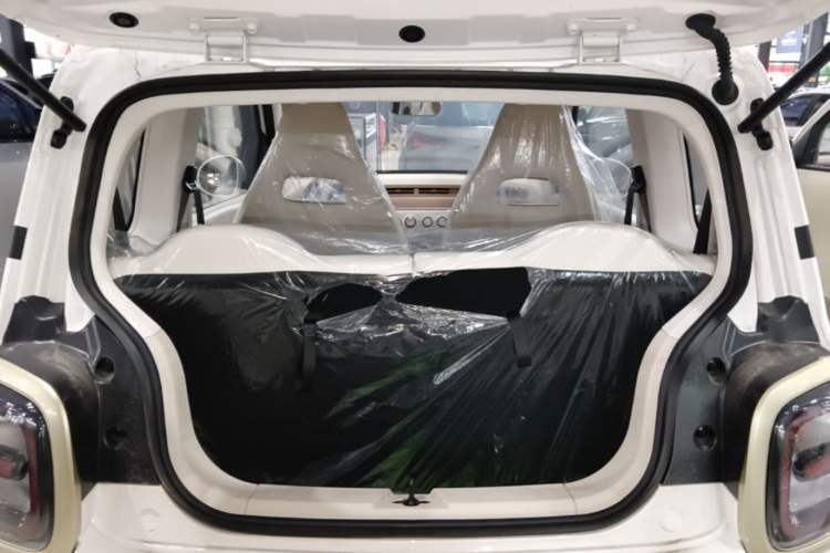 Used Bestune Pony 2026 222km Colorful Horse Trunk