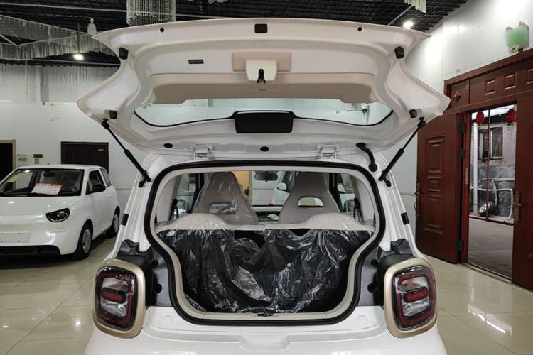 Used Bestune Pony 2026 222km Colorful Horse Trunk