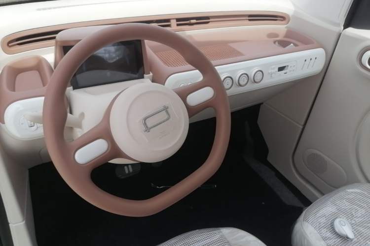 Used Bestune Pony 2026 222km Colorful Horse Center Console