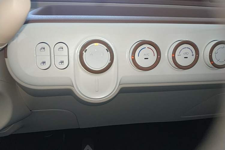 Used Bestune Pony 2026 222km Colorful Horse Gear Lever