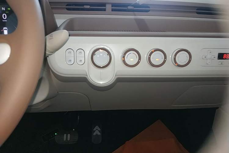 Used Bestune Pony 2026 222km Colorful Horse Gear Lever
