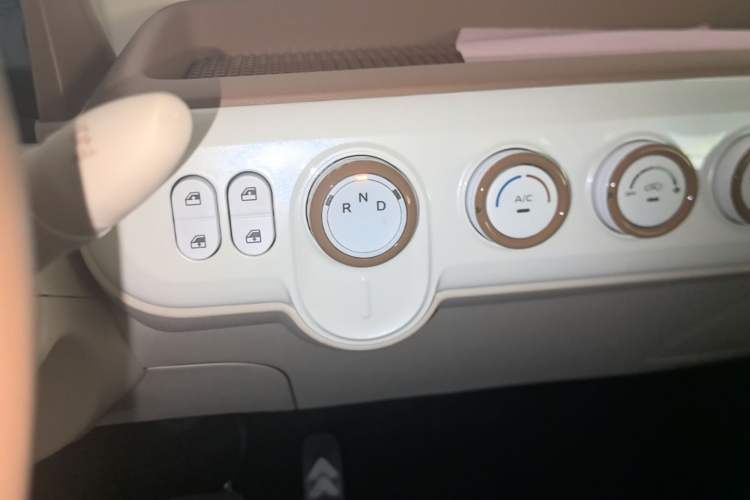 Used Bestune Pony 2026 222km Colorful Horse Gear Lever