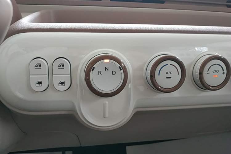 Used Bestune Pony 2026 222km Colorful Horse Gear Lever