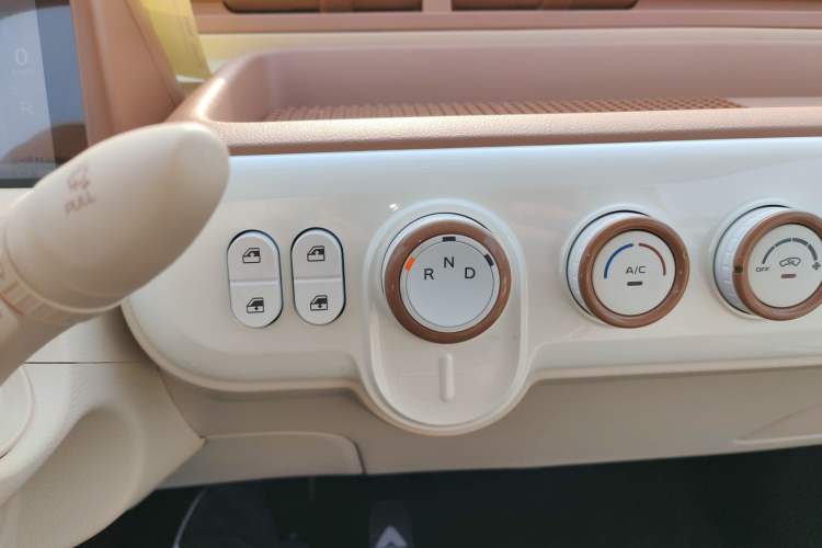 Used Bestune Pony 2026 222km Colorful Horse Gear Lever