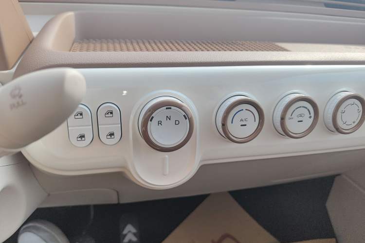 Used Bestune Pony 2026 222km Colorful Horse Gear Lever