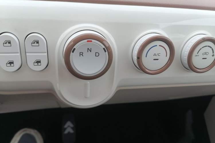 Used Bestune Pony 2026 222km Colorful Horse Gear Lever