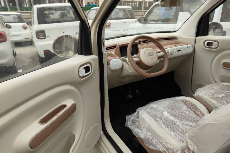 Used Bestune Pony 2026 222km Colorful Horse Interior 3
