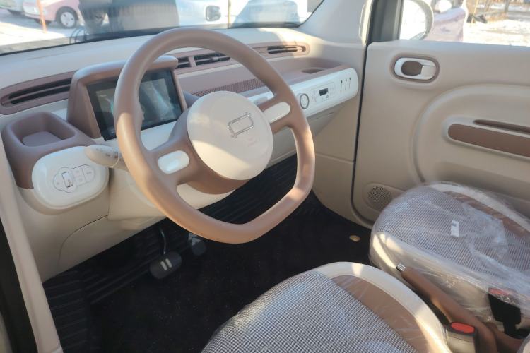 Used Bestune Pony 2026 Model 222km Cute Horse Plus Interior 4