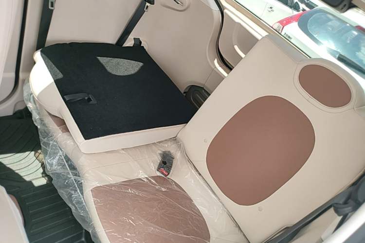 Used Bestune Pony 2026 Model 222km Shining Horse Left Rear Seat
