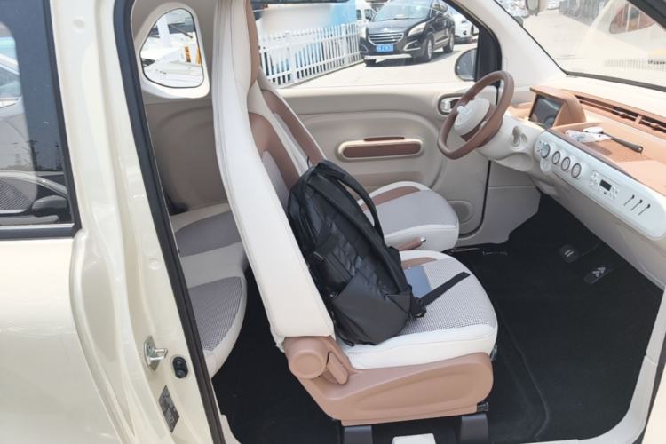 Used Bestune Pony 2026 222km Colorful Horse Right Front Seat