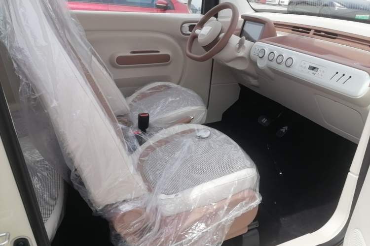 Used Bestune Pony 2026 222km Colorful Horse Right Front Seat