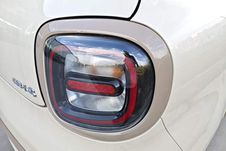 Used Bestune Pony 2026 Model 222km Cute Horse Plus Right Rear Taillight