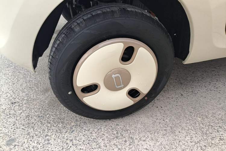 Used Bestune Pony 2026 Model 222km Shining Horse Right Rear Wheel Hub
