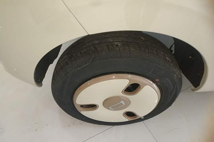 Used Bestune Pony 2026 222km Colorful Horse Right Rear Wheel Hub