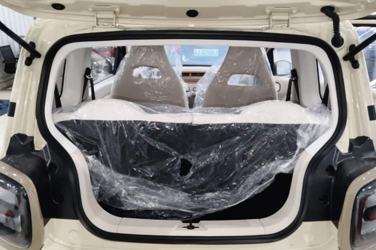 Used Bestune Pony 2026 222km Colorful Horse Trunk