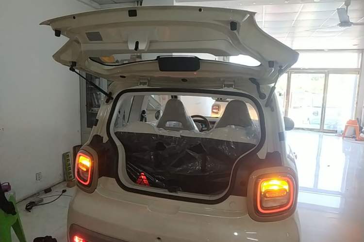 Used Bestune Pony 2026 222km Colorful Horse Trunk