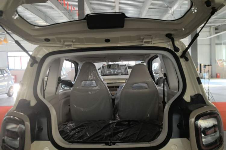 Used Bestune Pony 2026 222km Colorful Horse Trunk