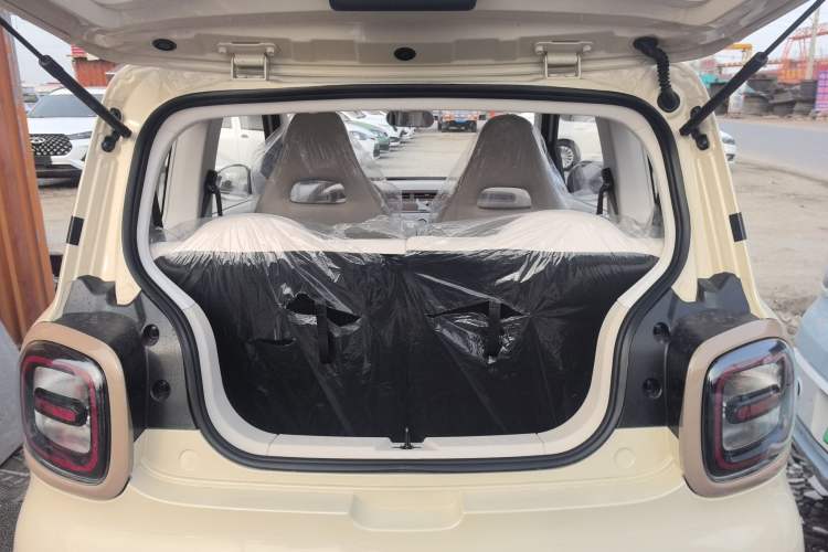 Used Bestune Pony 2026 222km Colorful Horse Trunk