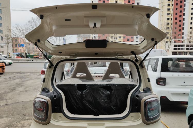 Used Bestune Pony 2026 222km Colorful Horse Trunk
