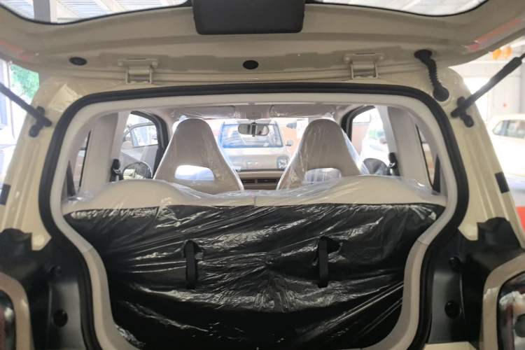 Used Bestune Pony 2026 222km Colorful Horse Trunk