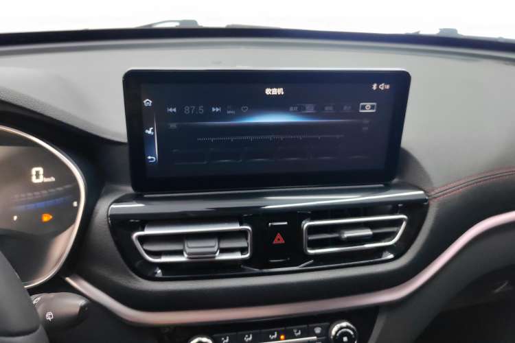 Used Bestune T33 2021 1.2T DCT Luxury Model Audio And AC Panel