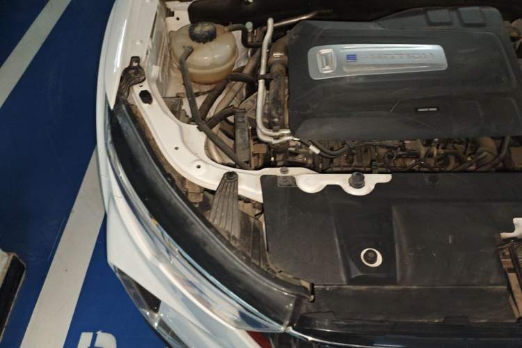 Used Bestune T33 2021 1.2T DCT Luxury Model Engine Bay Right
