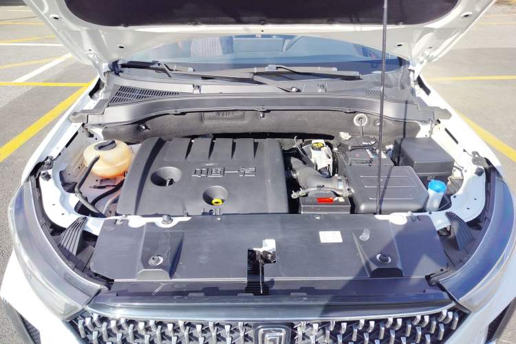 Used Bestune T33 2019 1.6L Automatic Luxury Version China V Emission Standard Engine Bay