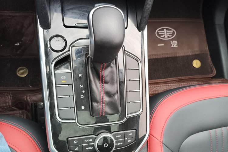 Used Bestune T33 2021 1.2T DCT Luxury Model Gear Lever