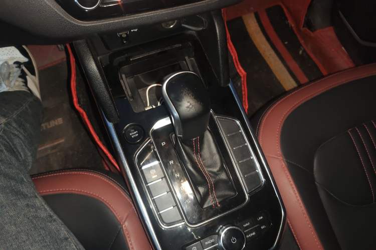 Used Bestune T33 2021 1.2T DCT Luxury Model Gear Lever