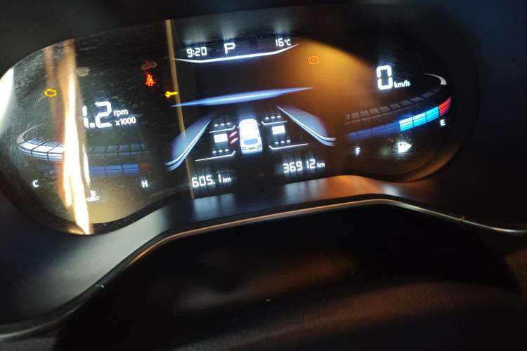 Used Bestune T33 2021 1.2T DCT Luxury Model Odometer Close Up