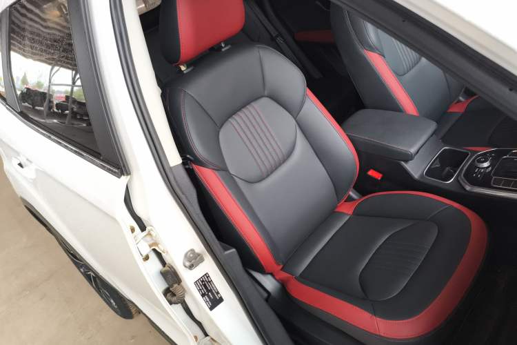 Used Bestune T33 2021 1.2T DCT Luxury Model Right Front Seat