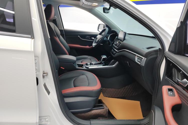 Used Bestune T33 2021 1.2T DCT Luxury Model Right Front Seat