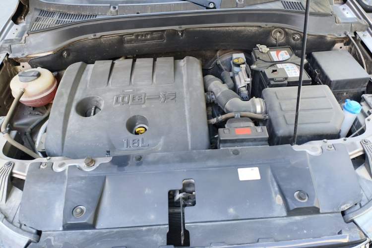 Used Bestune T33 2019 1.6L Automatic Luxury Version China V Emission Standard Engine Bay