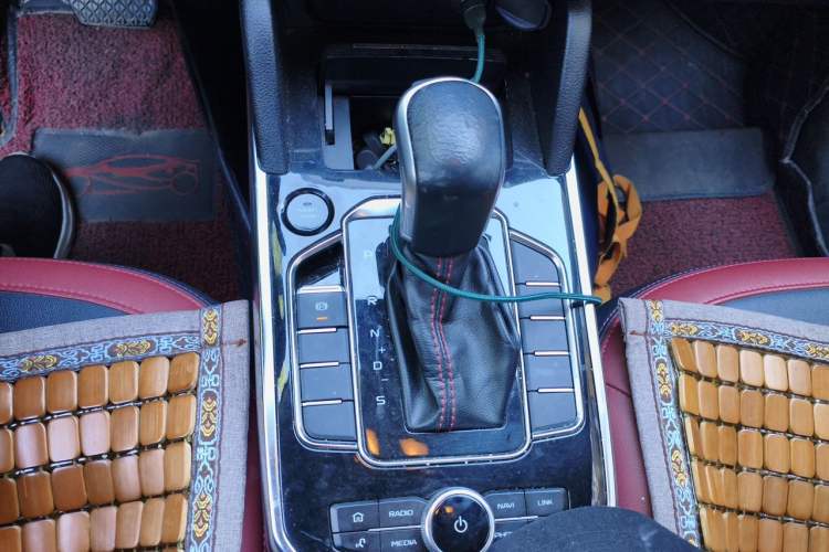 Used Bestune T33 2019 1.6L Automatic Luxury Version China V Emission Standard Gear Lever