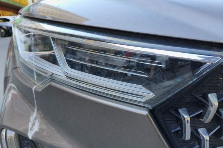 Used Bestune T33 2019 1.6L Automatic Luxury Version China V Emission Standard Right Front Headlight