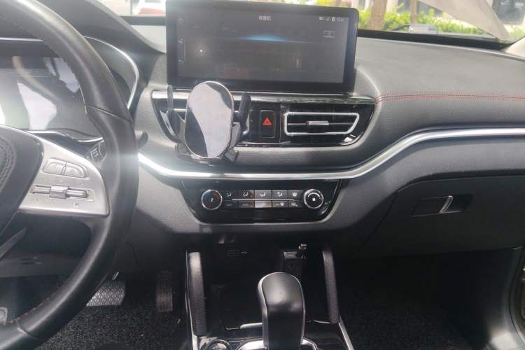 Used Bestune T33 2019 1.6L Automatic Luxury Edition China VI Audio And AC Panel