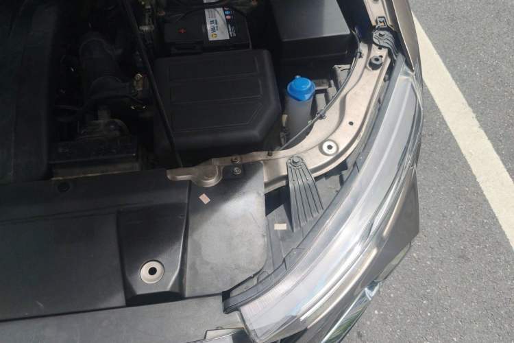 Used Bestune T33 2019 1.6L Automatic Luxury Edition China VI Engine Bay Left