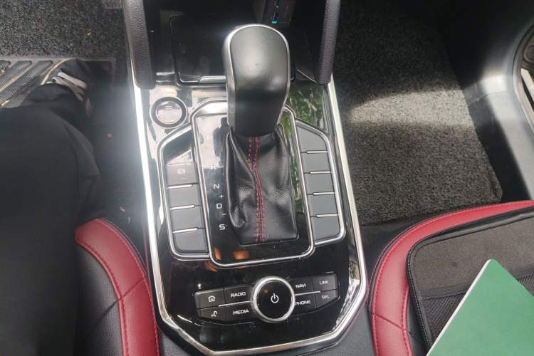 Used Bestune T33 2019 1.6L Automatic Luxury Edition China VI Gear Lever