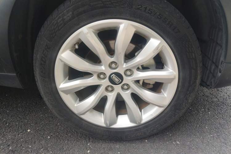 Used Bestune T33 2019 1.6L Automatic Luxury Edition China VI Right Front Wheel Hub